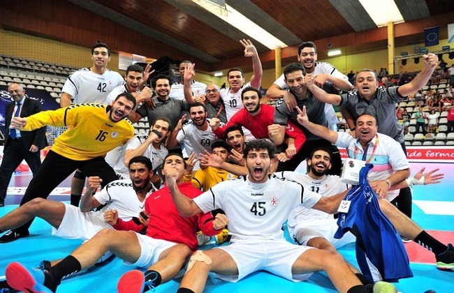 شباب اليد يتأهل لمواجهة قطر في قبل نهائي البطولة العربية بالكويت