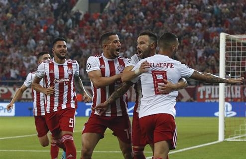 أولمبياكوس يتوج بلقب كأس اليونان ويحصد الثنائية للمرة الـ19