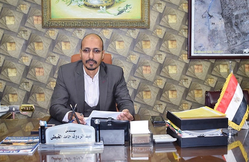 رئيس جهاز القاهرة الجديدة يتفقد مشروعات الإسكان والطرق ومحطة الرفع بالمدينة