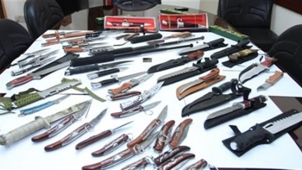 خلال يوم.. ضبط 216 قطعة سلاح أبيض خلال حملات أمنية
