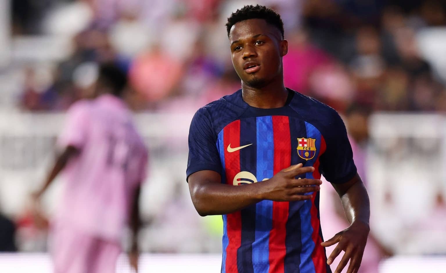 موناكو يستهدف مهاجم برشلونة