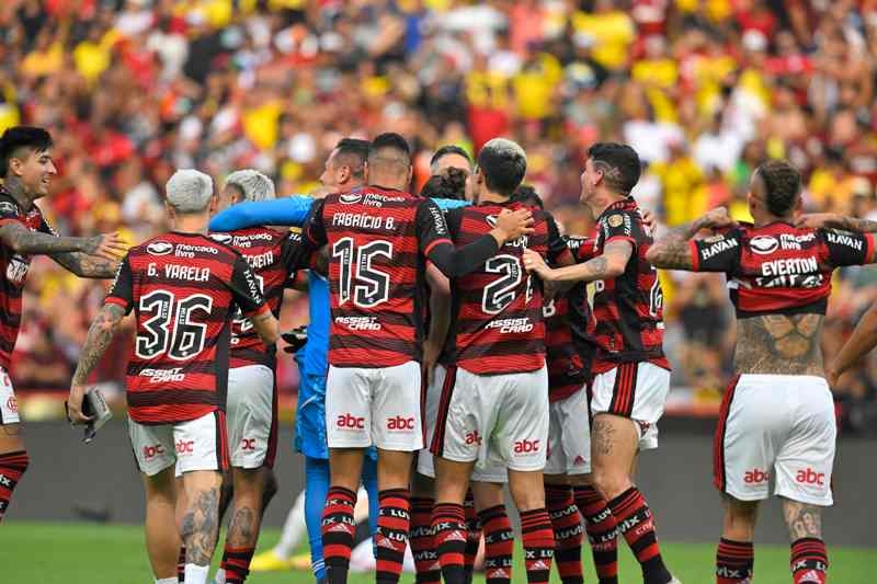 فلامينجو يستغل تعثر براجانتينو ويقاسمه صدارة الدوري البرازيلي