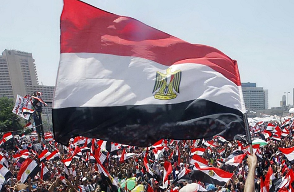 مكتبة مصر العامة بالزاوية الحمراء تحتفل بثورة ٣٠ يونيو "حكاية شعب"