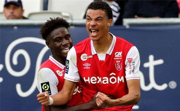 فرانكفورت يرفض 80 مليون يورو من نيوكاسل لشراء إيكيتيكي