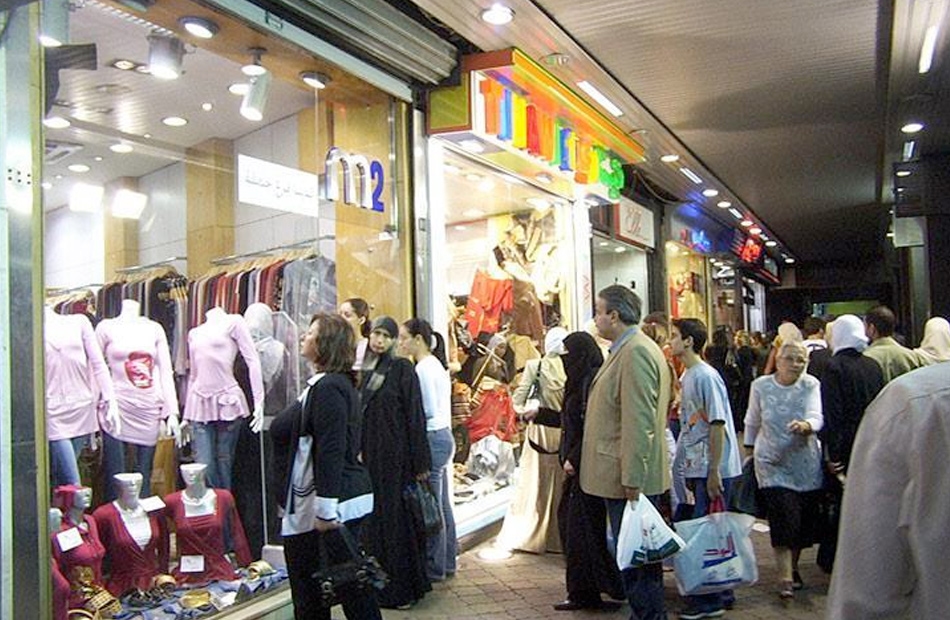 استمرار الأوكازيون الصيفي بتخفيضات كبيرة في محافظة القاهرة