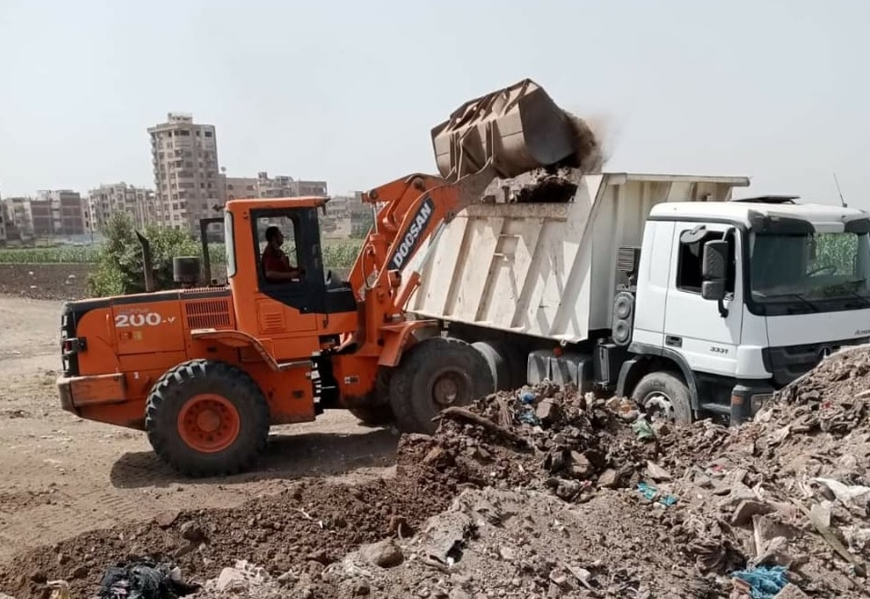 محافظة الجيزة ترفع 150 طن مخلفات في حملات نظافة مكبرة بنفق الكرتون