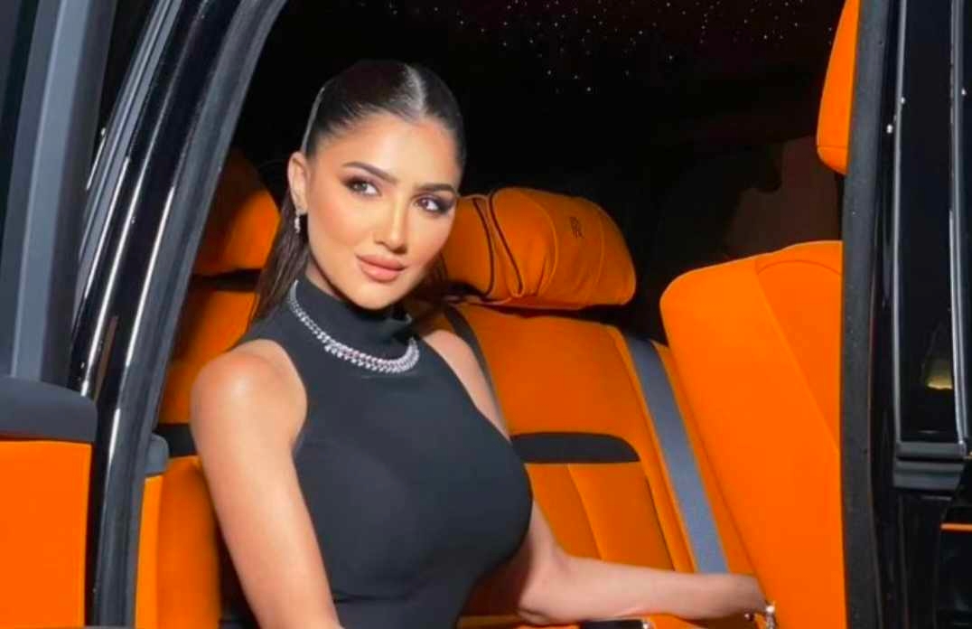 مي عمر تخطف الأنظار بإطلالة أنيقة