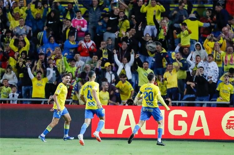 لاس بالماس يقلب تأخره إلى فوز بثلاثية على خيتافي بالدوري الإسباني