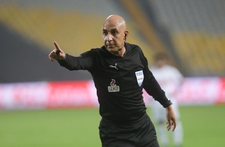محمد عادل حكمًا لمباراة المصري وزد اف سي في كأس عاصمة مصر