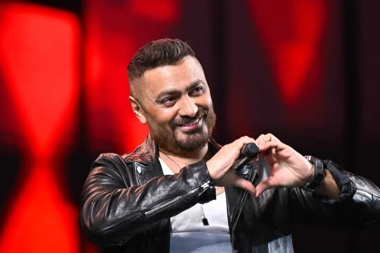 تامر حسني يروج لفيلمه الجديد «ريستارت»