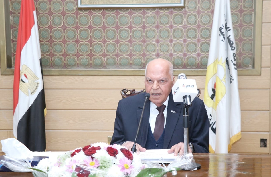 نقيب المعلمين يهنئ الرئيس السيسي بمناسبة ذكرى تحرير سيناء