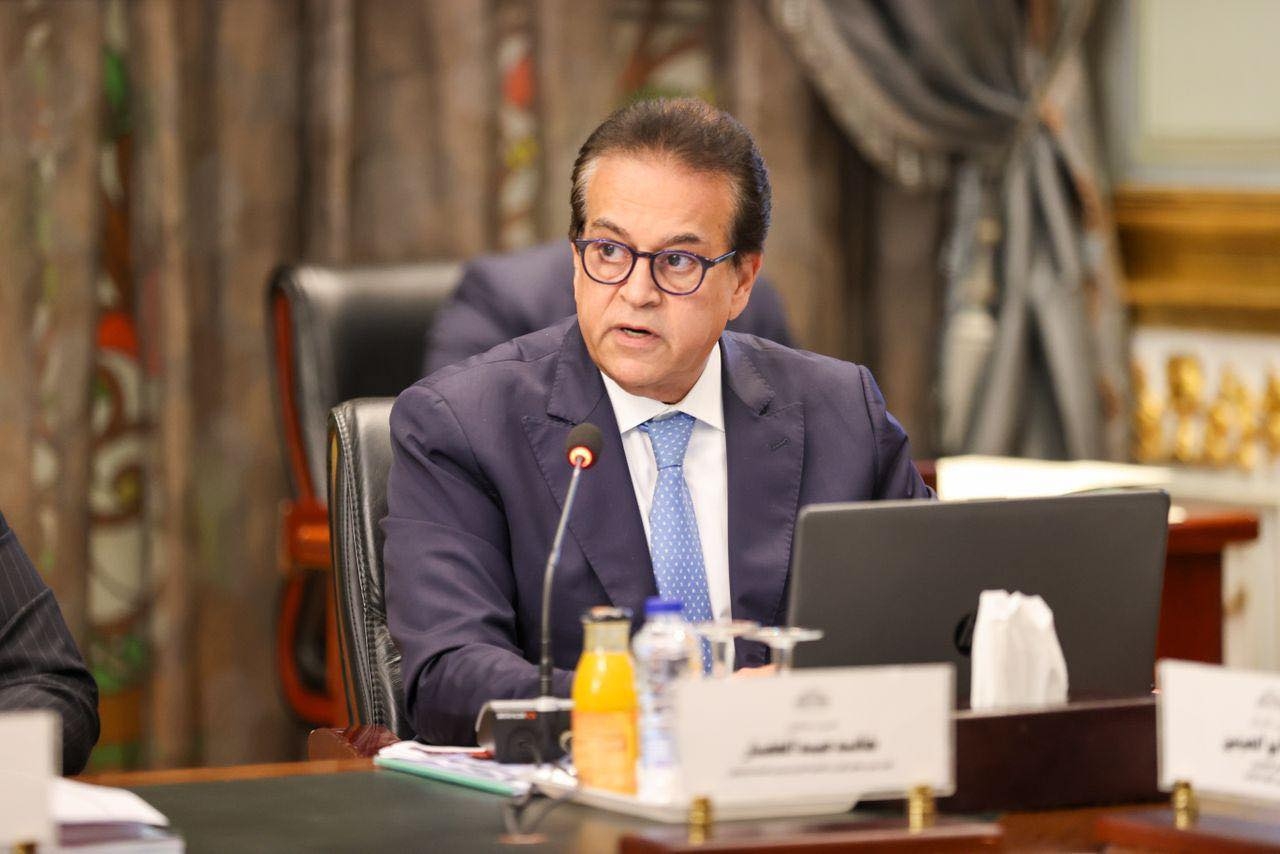 وزير الصحة يوجه برفع درجة الاستعداد والجاهزية لتأمين احتفالات المصريين