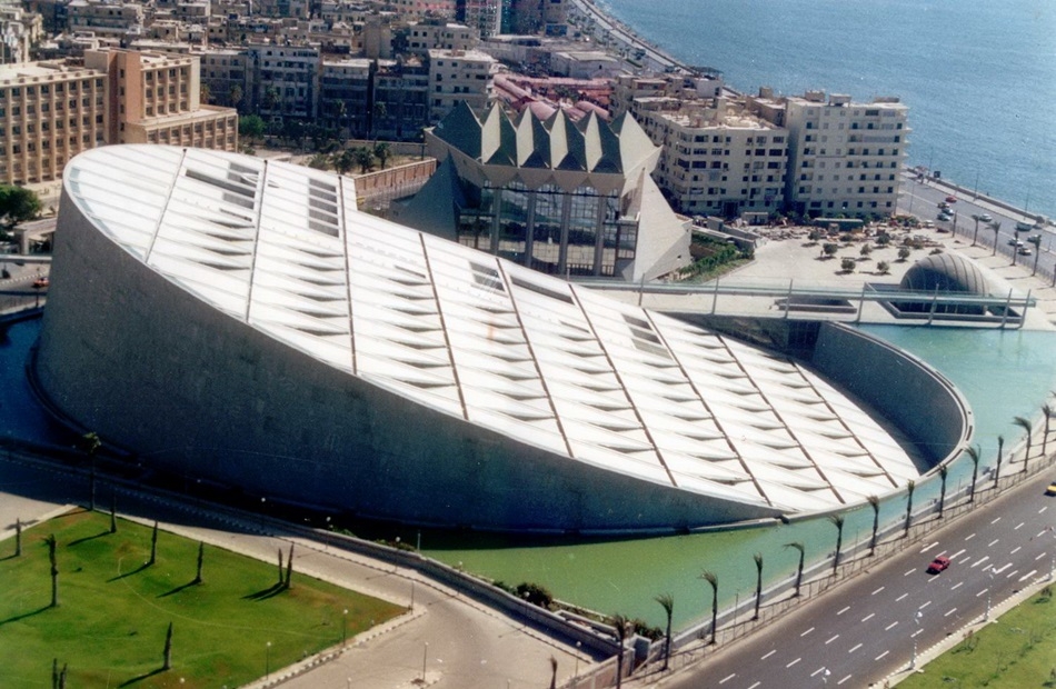 مكتبة الإسكندرية تطلق فيلمًا وثائقيًا للشباب عن نجيب محفوظ
