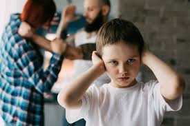 «خلافات أسرية» وراء تغيّب طالبة عن منزلها بمنشأة ناصر.. والشرطة تعيدها لأسرتها