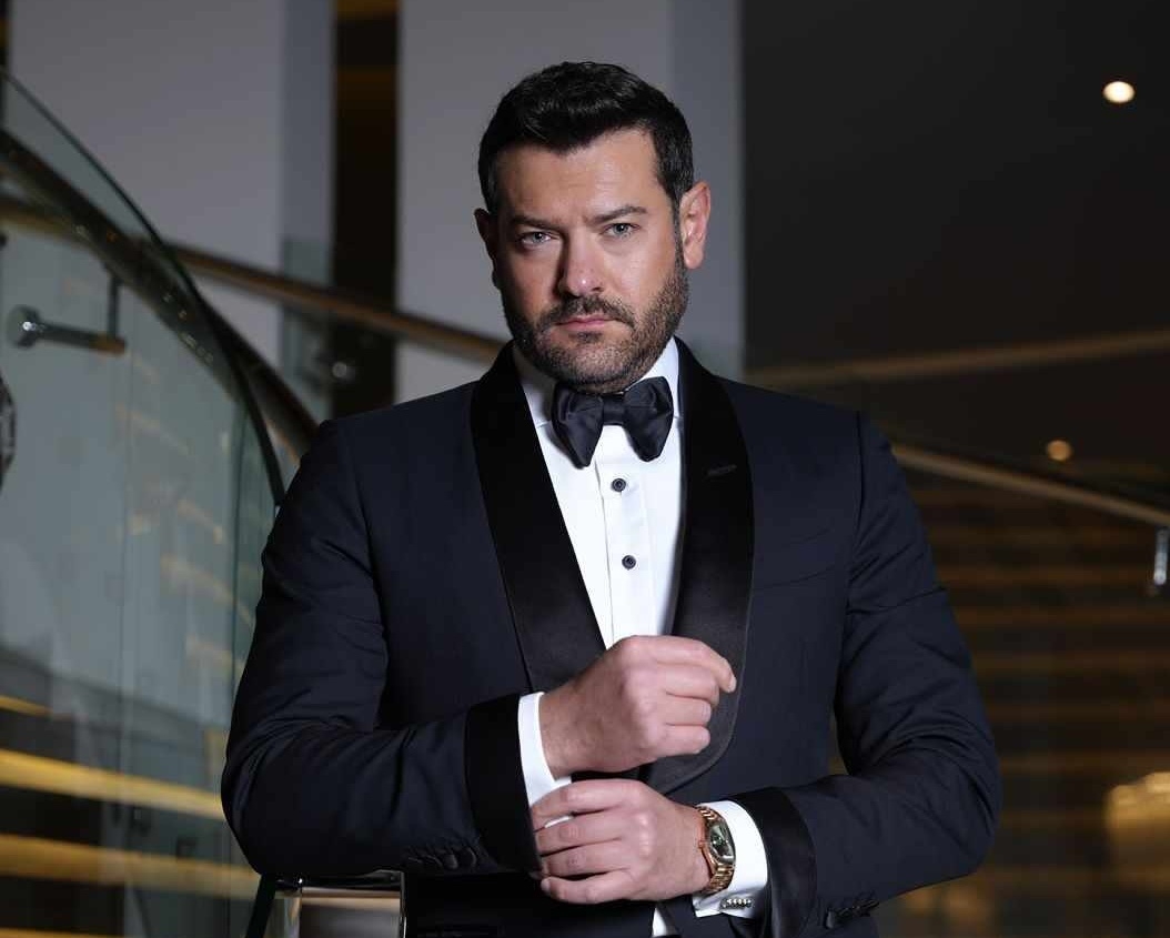 "موسم صيد الغزلان" تتحول إلى فيلم سينمائي