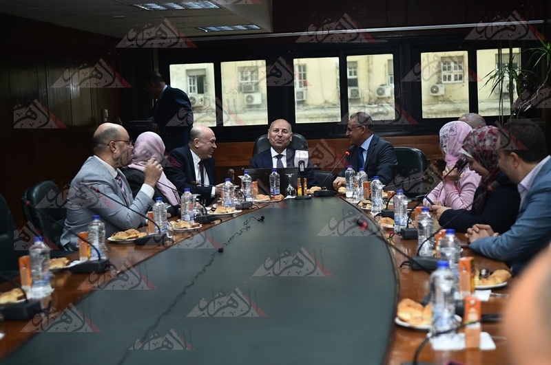 محافظ القاهرة: إنشاء ممشى سياحي بـ«السيدة عائشة» وفنادق ذات طابع تاريخي بمحيط أبواب القاهرة القديمة