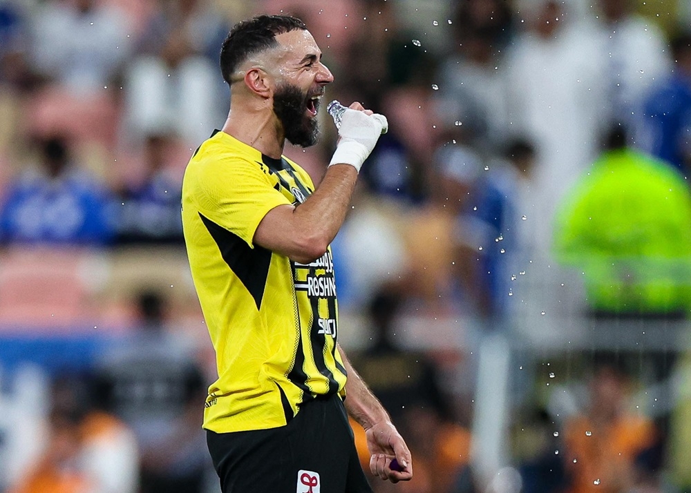 الدوري السعودي يزين "دولاب بطولات" كريم بنزيما