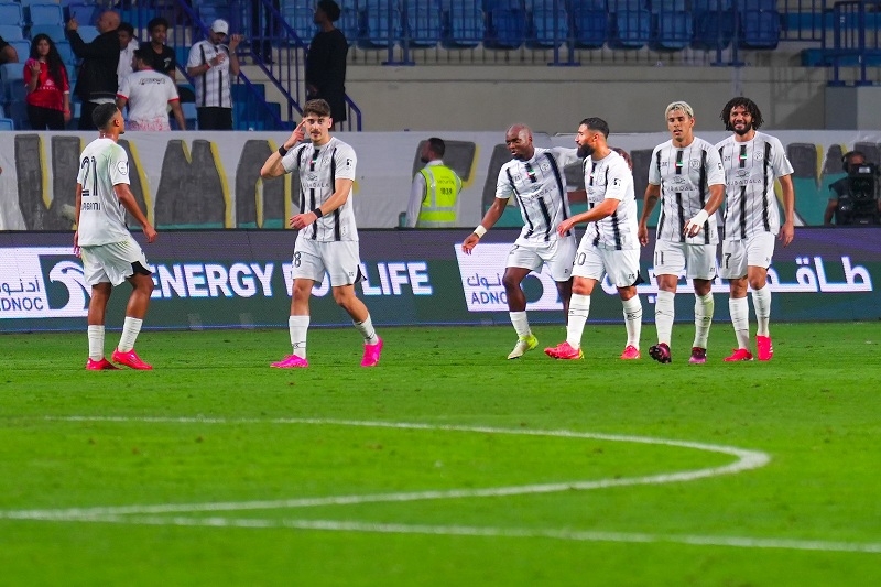 فوز مثير للجزيرة على النصر في الدوري الإماراتي