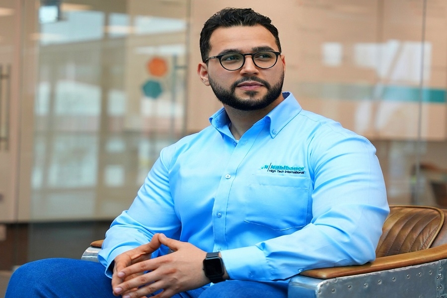 منذ 7 سنوات كان "حليم" بلا وظيفة.. واليوم يتولى تدريب المهندسين في أكبر مصانع العالم