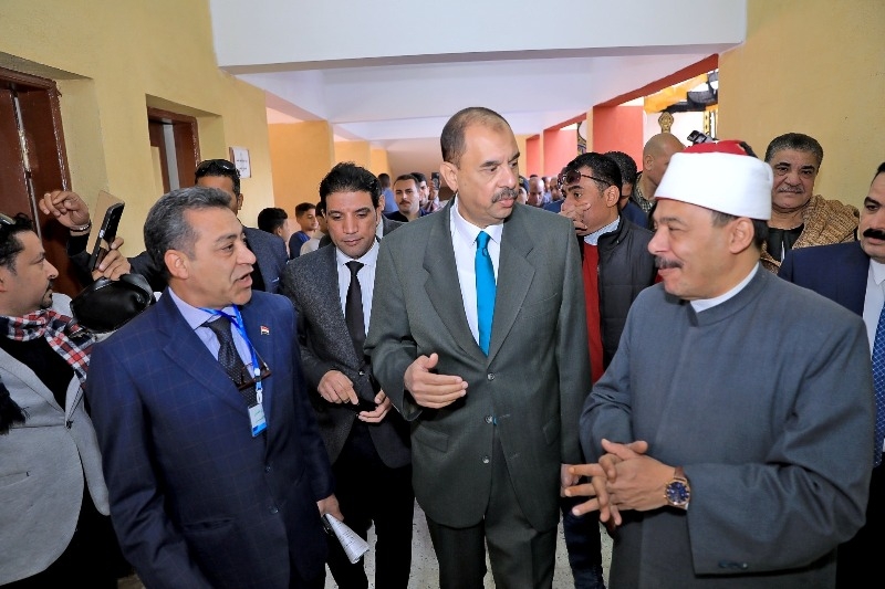 محافظ سوهاج يفتتح معهد "الهريف" الابتدائي الأزهري بقرية الخزندارية بطهطا