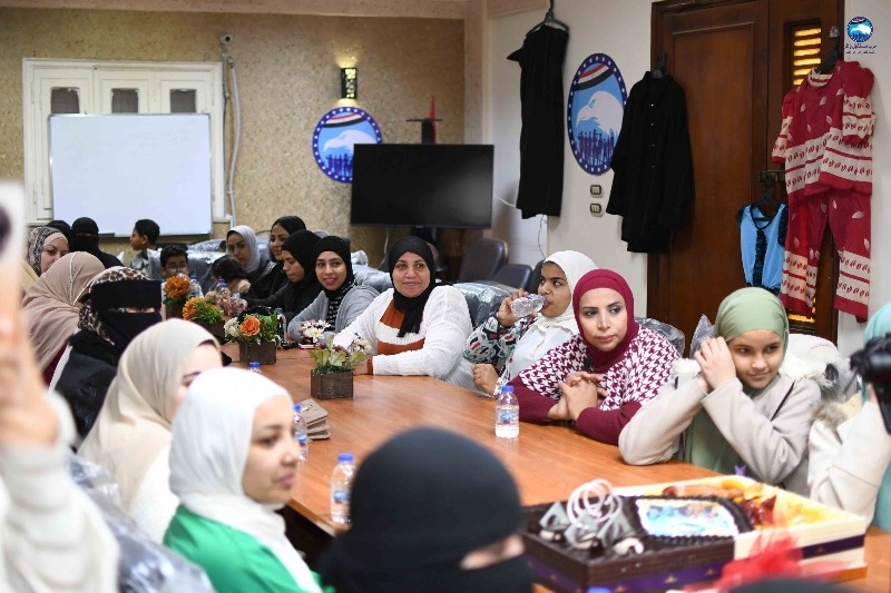 أمانة المرأة بمطروح تختتم الدورة التدريبية لتعليم "الخياطة والتفصيل من الصفر"