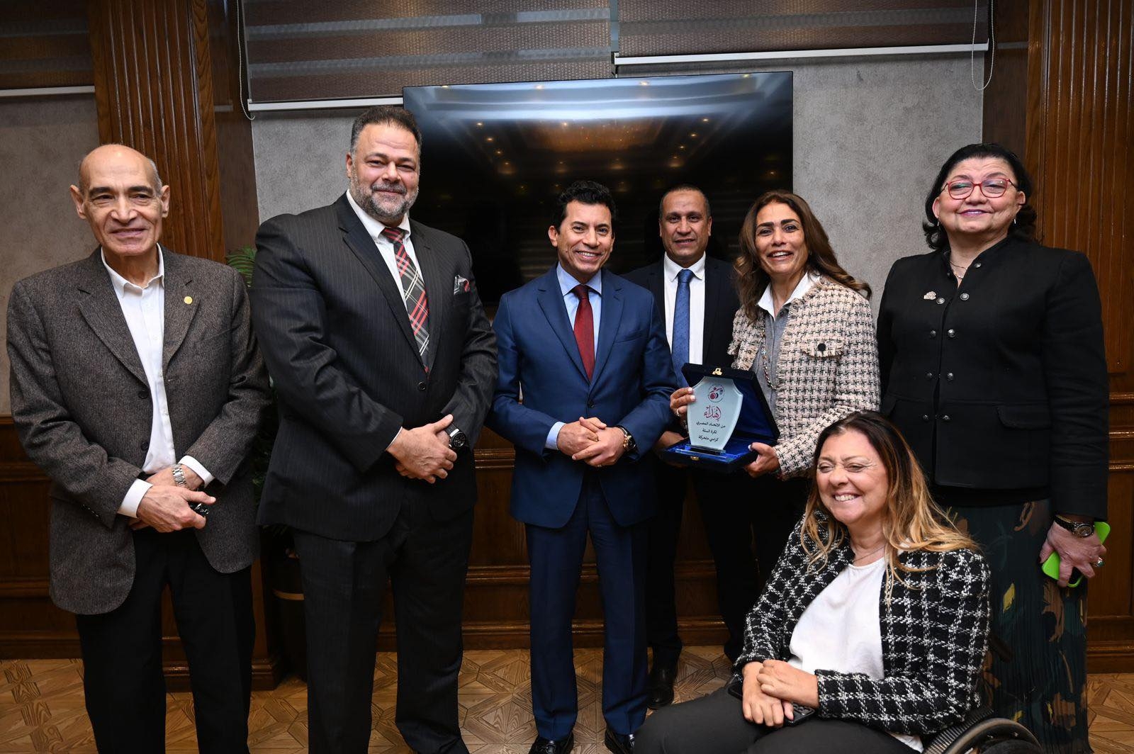 بعد تحقيق المركز الثالث في البطولة الإفريقية.. وزير الرياضة يستقبل منتخب السلة للكراسي المتحركة تحت 23 عامًا
