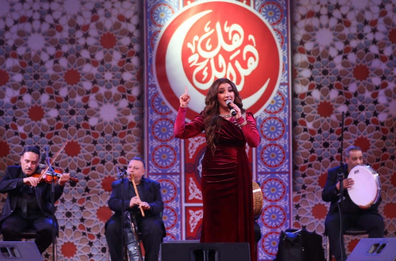 روائع «أم كلثوم ووردة وشادية وميادة الحناوي» بصوت «آية عبدالله» في «هل هلالك»