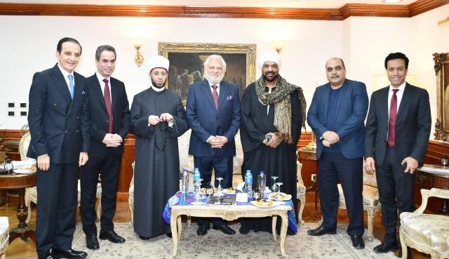 وزير الأوقاف ورئيس الهيئة الوطنية للإعلام يكرمان الشيخ ياسين التهامي والفنان سامح حسين