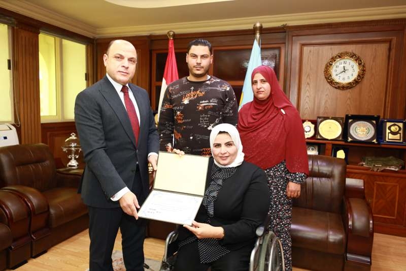 محافظ كفرالشيخ يُكرّم النائبة مها شعبان بطلة الجمهورية من ذوي الهمم في ألعاب القوى
