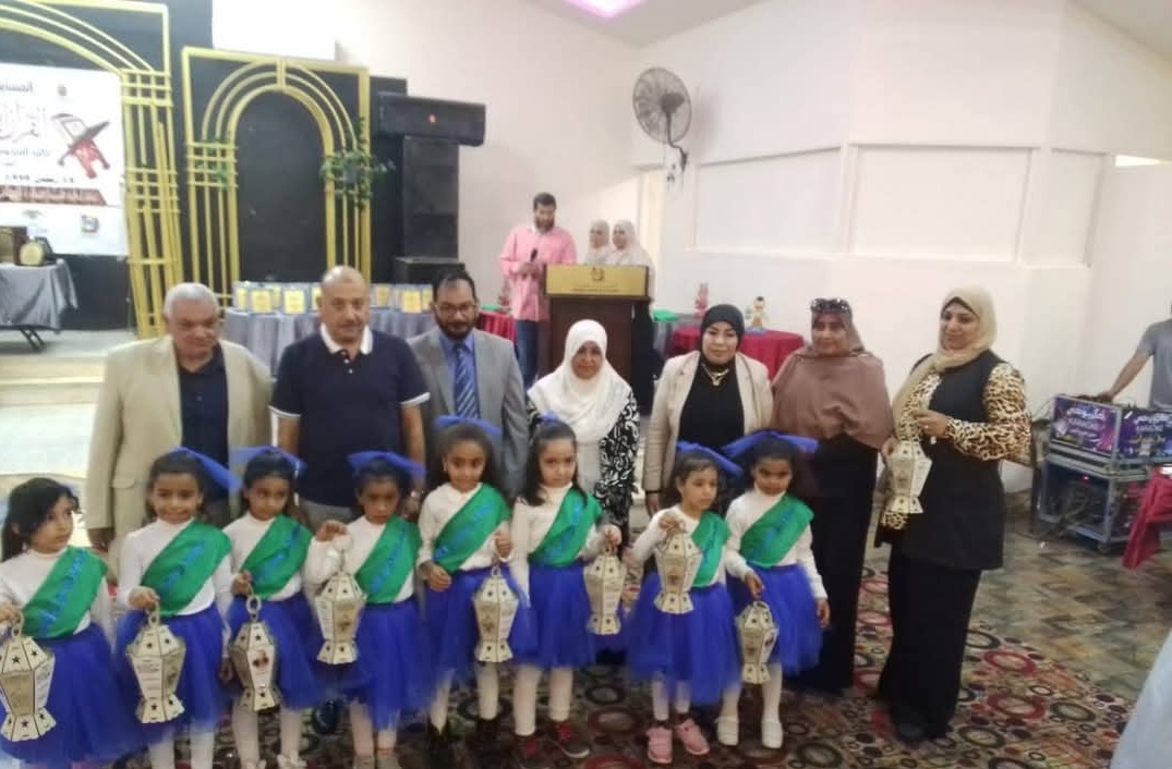 رئيس مدينة القصير يكرّم حفظة القرآن