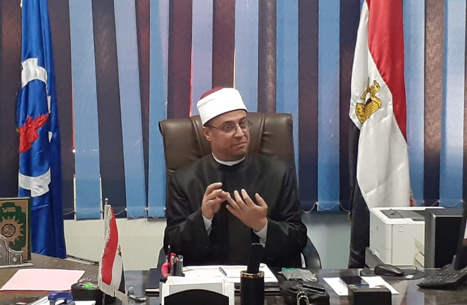 أوقاف السويس تكرم الموظف المثالي
