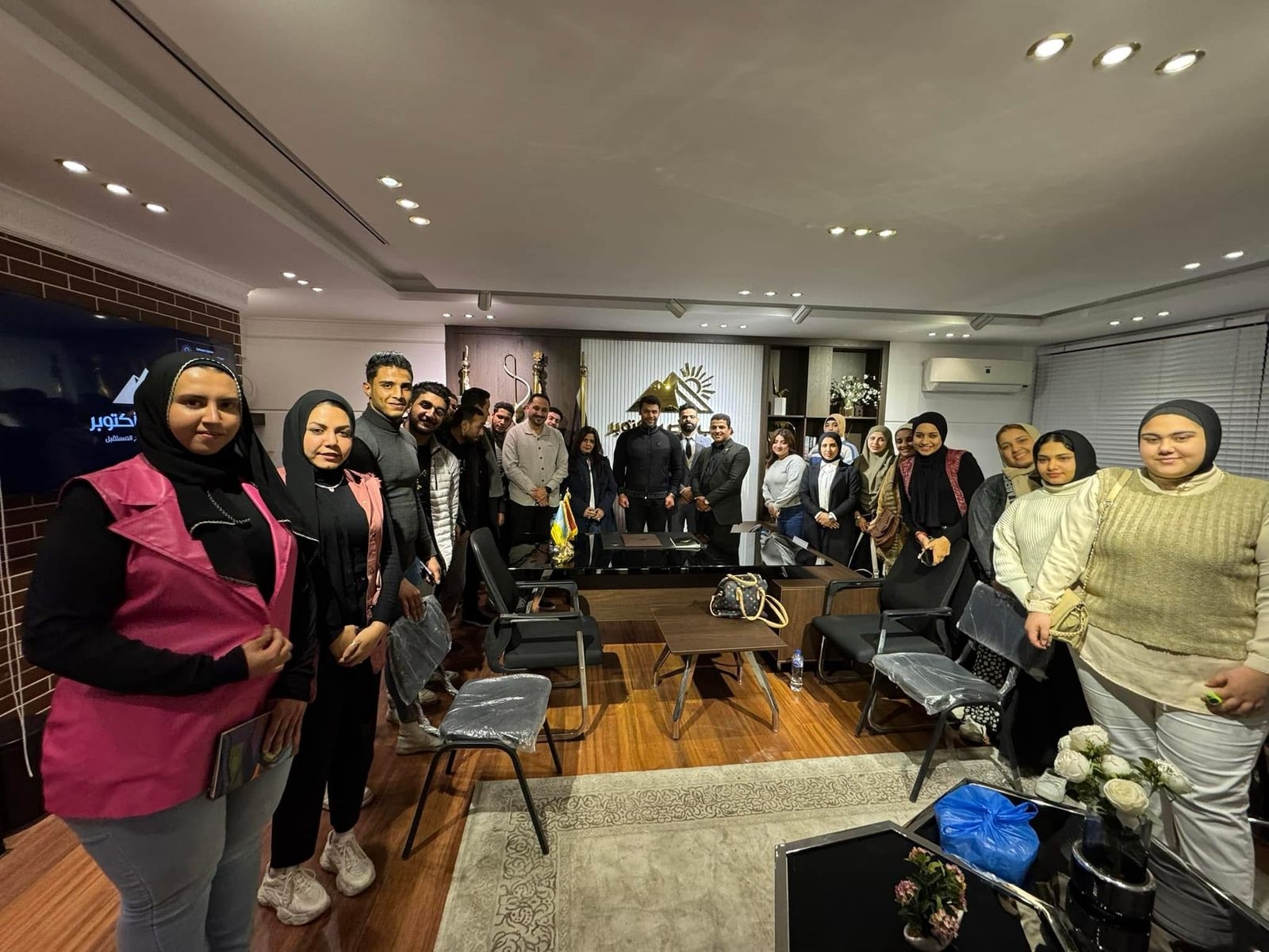 مصر أكتوبر بالإسكندرية يحتفل باليوم العالمي للمرأة ويواصل تقديم الدعم للمواطنين من خلال "إحنا معاك"