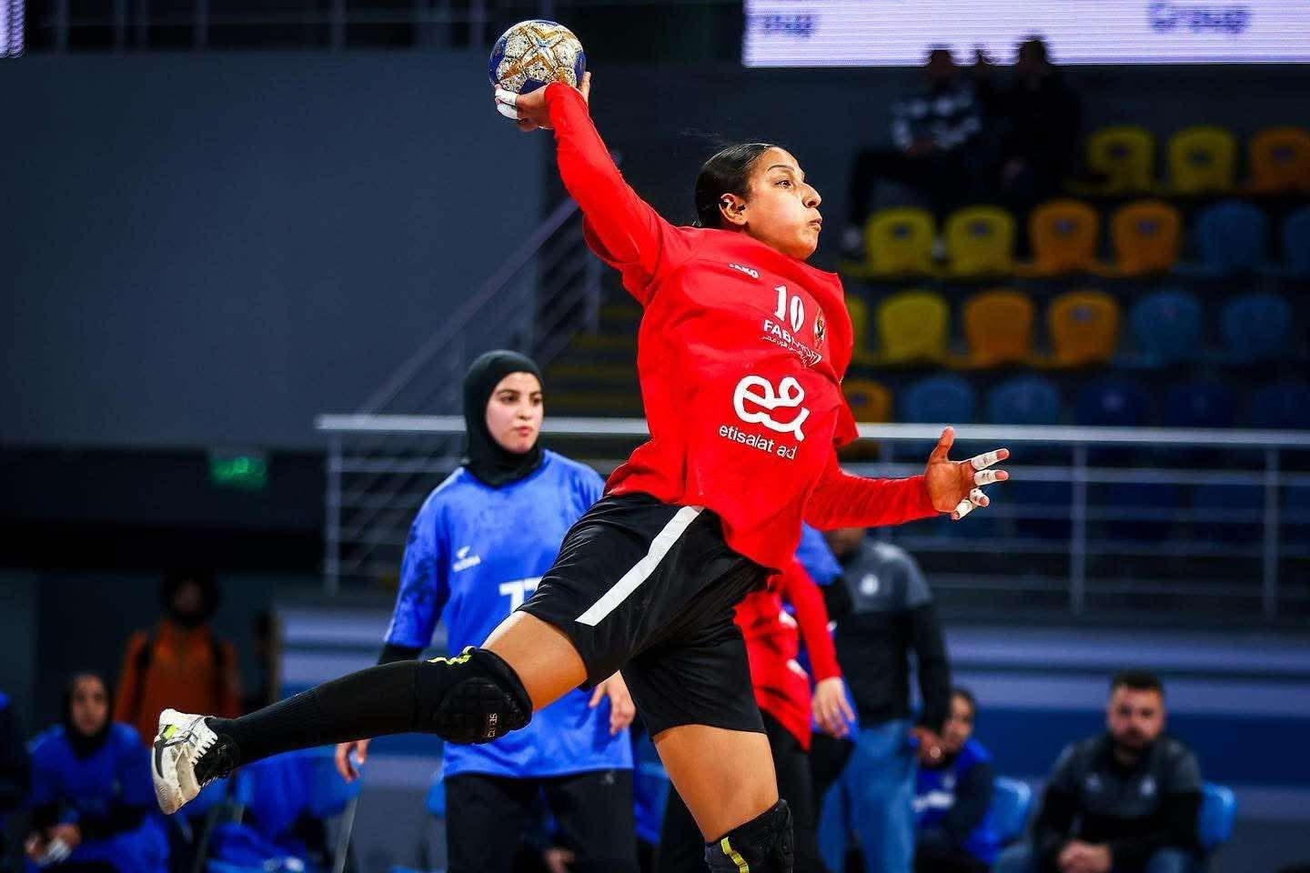 سيدات يد الأهلي يواجن الجمعية الرياضية النسائية التونسية في نصف نهائي بطولة إفريقيا لأبطال الكؤوس