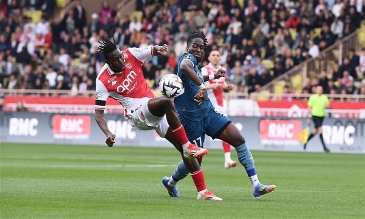 موناكو يهزم أولمبيك مارسيليا بثلاثية وينتزع منه وصافة الدوري الفرنسي