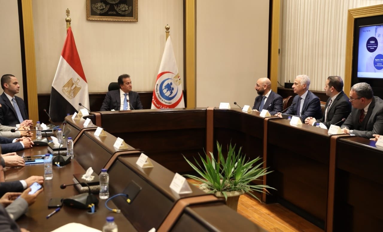 وزير الصحة يبحث مع شركة سويدية التعاون المشترك