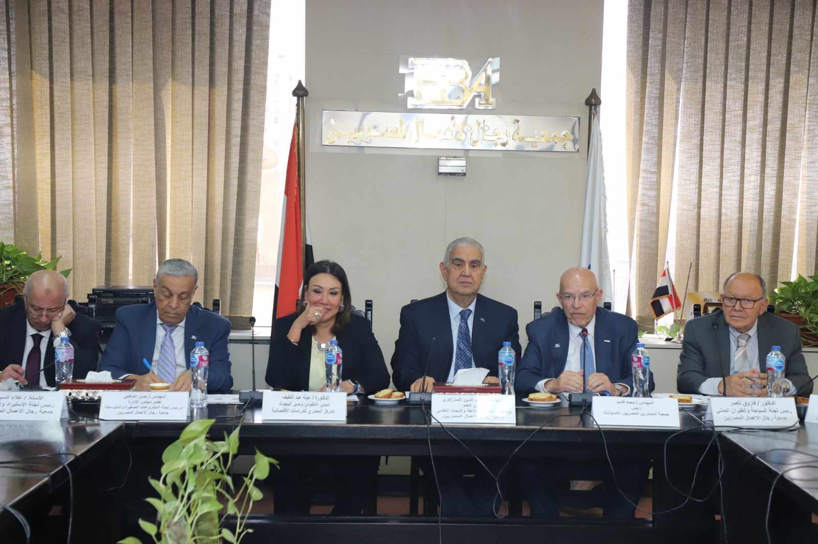 خبراء: رسوم «ترامب» فرصة لجذب الاستثمارات ولا قلق على الصادرات بسببها