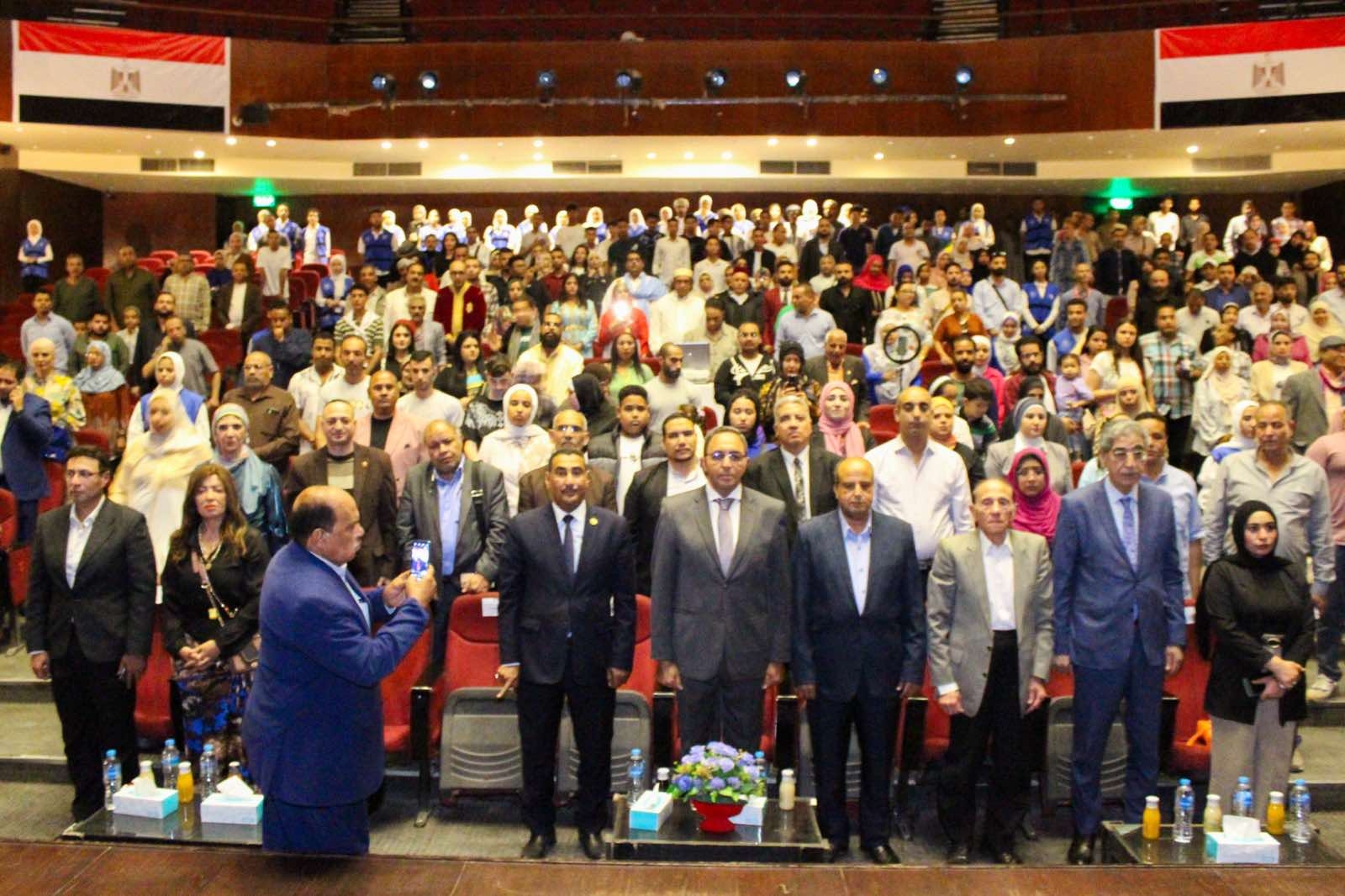 افتتاح مبهر لمهرجان مسرح الجنوب بقنا