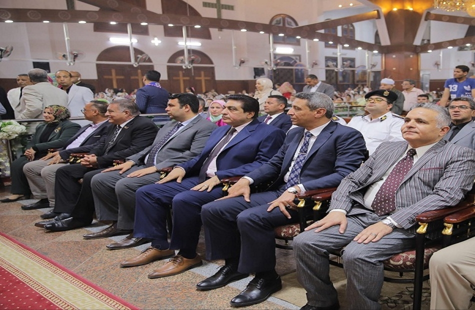 السويس تحتفل بعيد القيامة المجيد.. المحافظ والأهالي يهنئون الإخوة الأقباط باحتفالاتهم