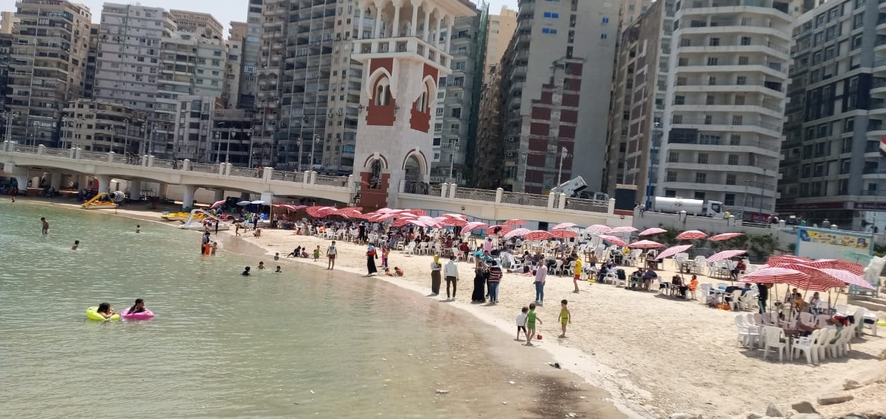 رصد مخالفات وتجاوزات في حملة بشواطئ الإسكندرية