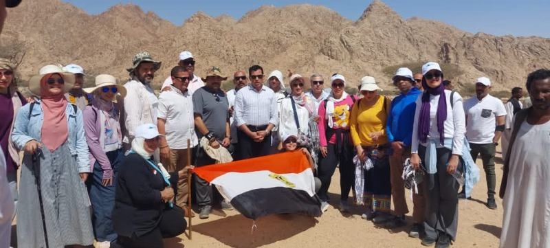 وزير الشباب يصطحب شباب «يلا كامب» في مغامرة استكشافية لكنوز محمية «جبل علبة» بحلايب