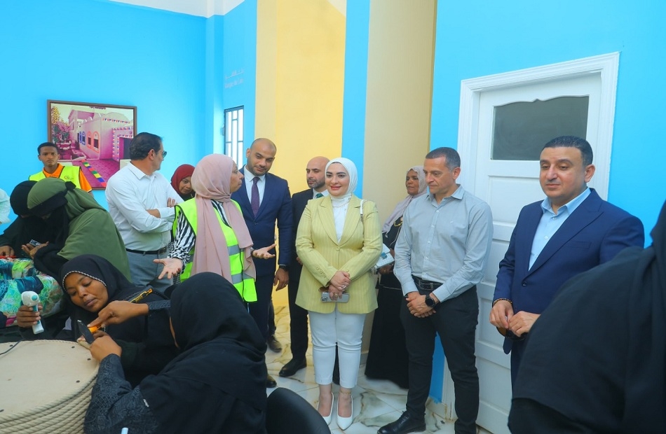 عضو التحالف الوطني يحتفل بتخريج دفعة جديدة من السيدات النوبيات المتدربات على الحرف التراثية