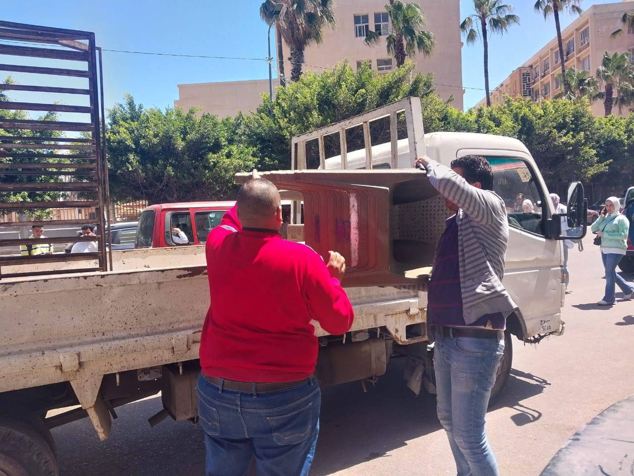 309 آلاف جنيه غرامات و23 محضرًا وإنذارًا في حملة شرق الإسكندرية