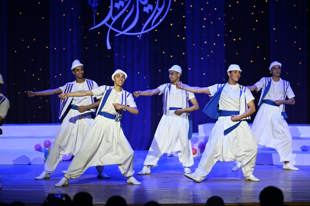 مسرح السامر يشهد ختام احتفالات عيد الفطر بأغاني الزمن الجميل وعروض الفنون الشعبية
