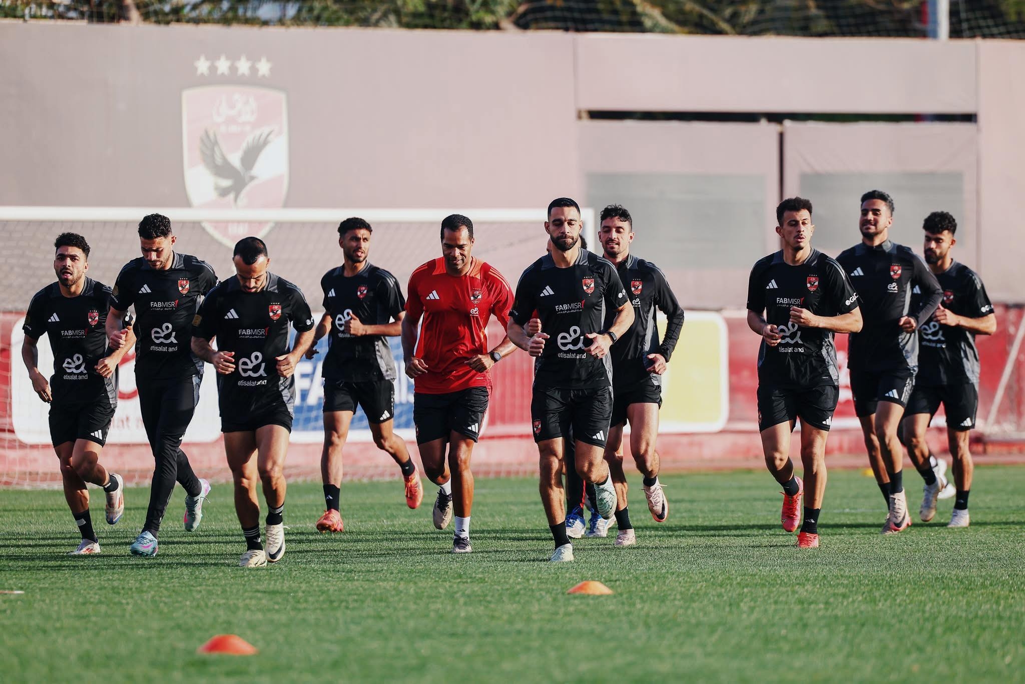الأهلي يدخل معسكرا مغلقا اليوم استعدادا لمواجهة البنك بالدوري الممتاز