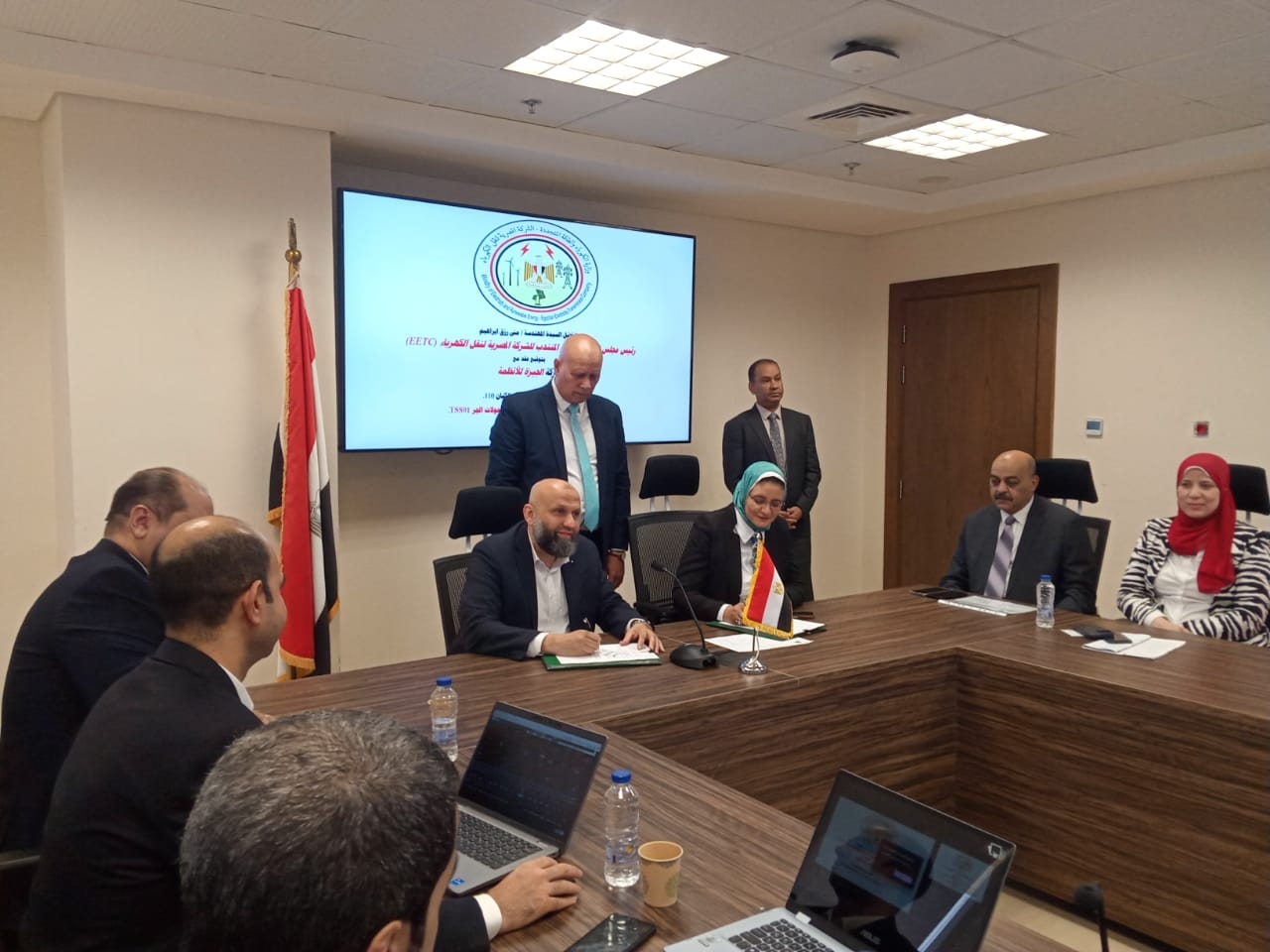 "نقل" الكهرباء " و "الجيزة للأنظمة" توقعان عقدا جديدا لتأمين استقرار التغذية للمشروعات الإستراتيجية