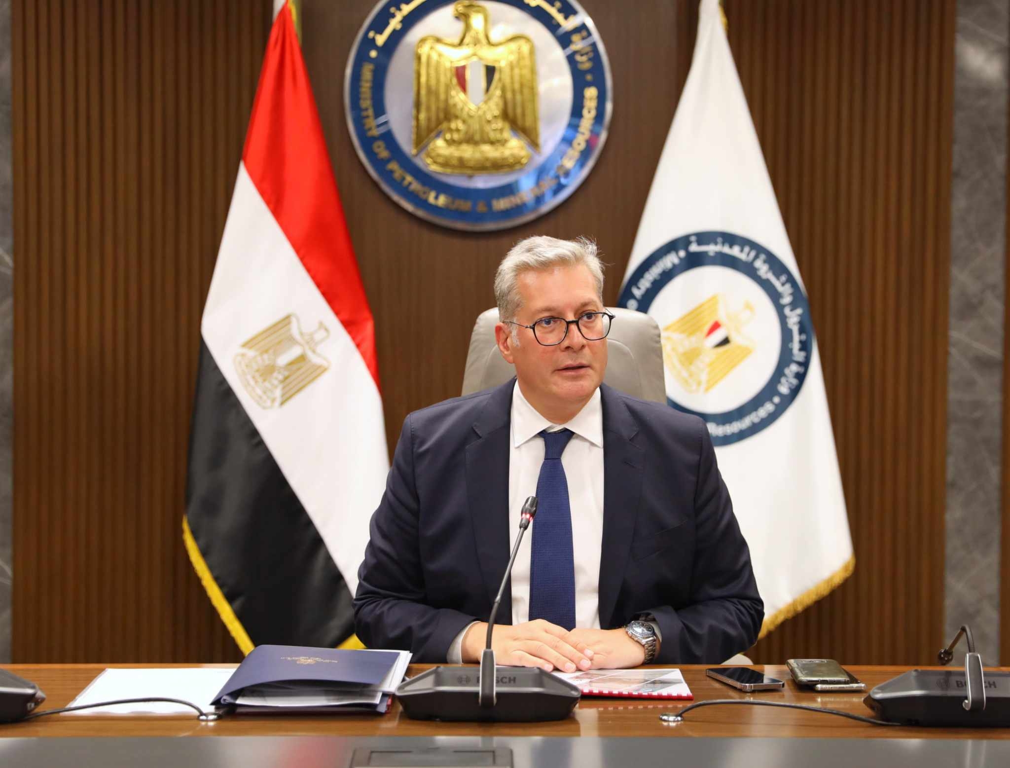 وزير البترول: دور مهم لشركة "PAS" فى نقل العاملين بمناطق البحث والاستكشاف والإنتاج