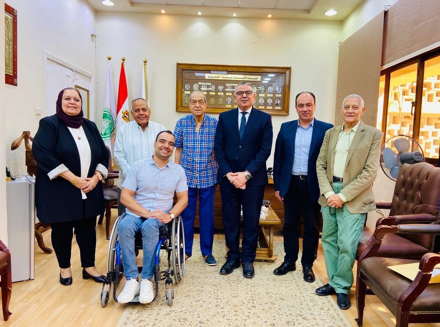 كلية التجارة بجامعة عين شمس تكرّم البطل العالمي هيثم عبد الشافي تقديرا لإنجازاته الرياضية