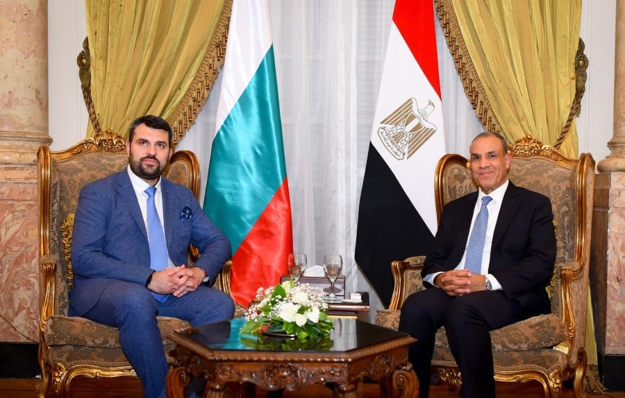 وزير الخارجية يثني على الطفرة التي تشهدها العلاقات التجارية والاقتصادية بين مصر وبلغاريا