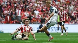 ساندرلاند يقلب تأخره أمام شيفيلد إلى فوز بطعم الصعود للدوري الإنجليزي الممتاز