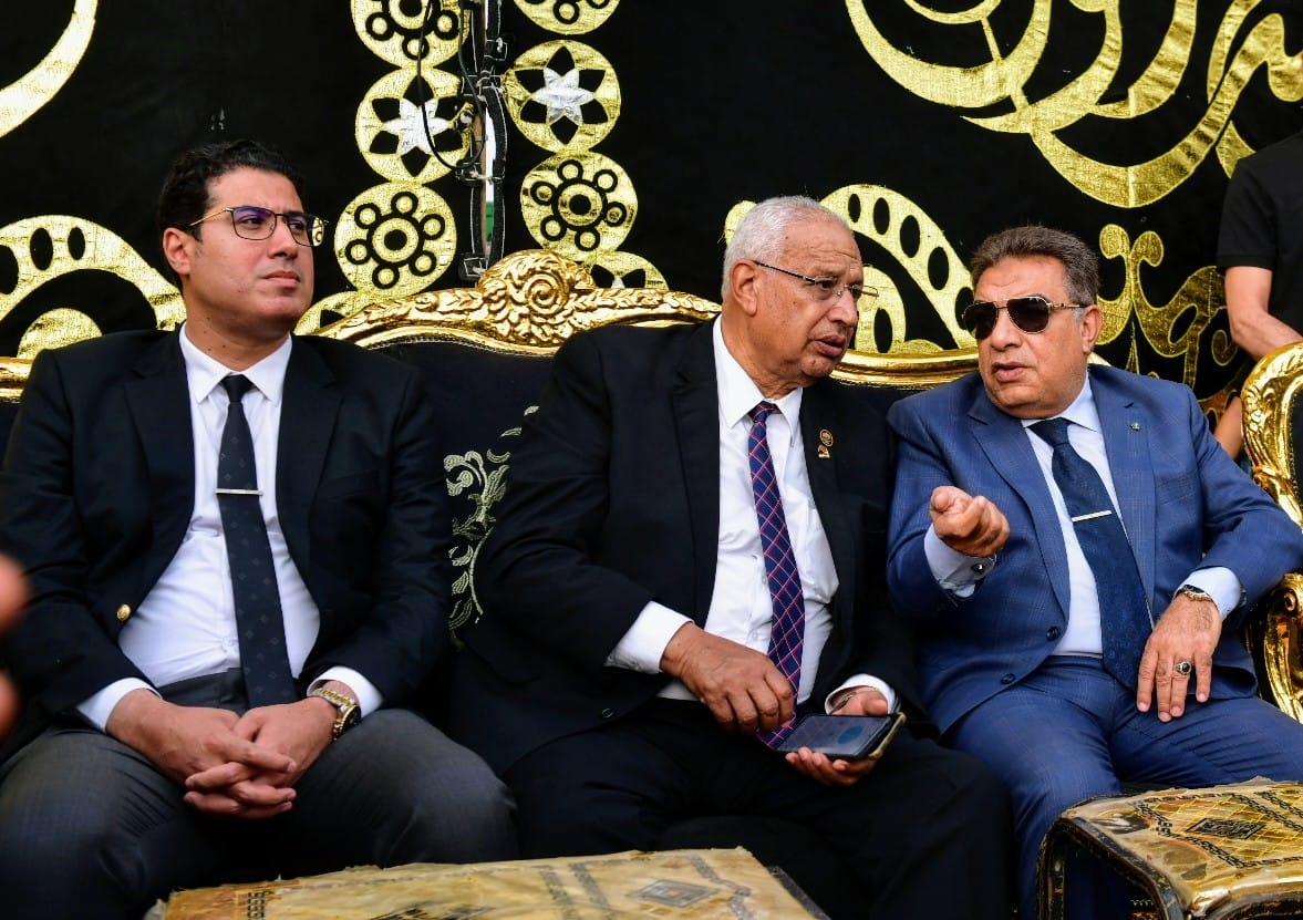 محافظ الدقهلية يقدم واجب العزاء في وفاة القارئ الشيخ السيد سعيد بقريته بمركز الجمالية